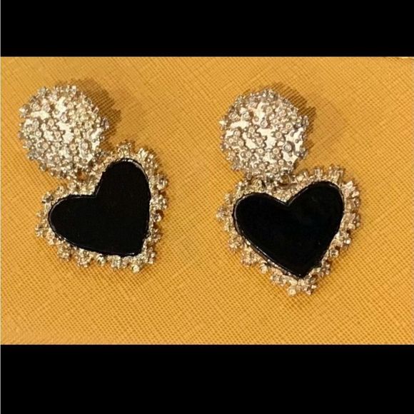 NWOT  heart textured earrings - Picture 2 of 2